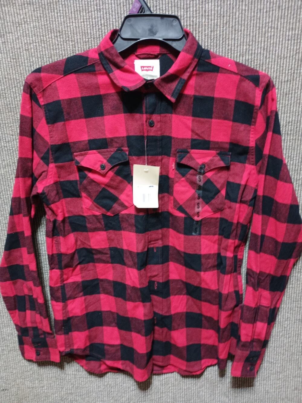Levi's Red And Black Buffalo Plaid Button Down Featuring Chest Pockets Small